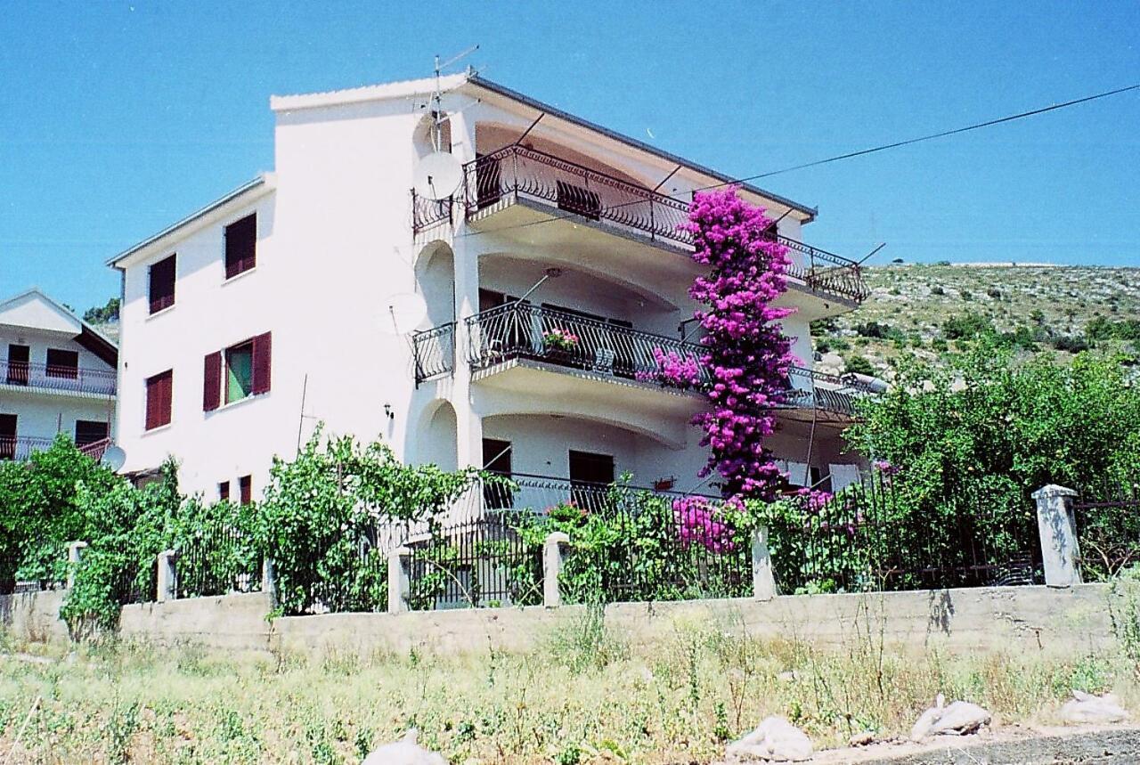 Apartmani Bacic Hr Trogir Exterior photo